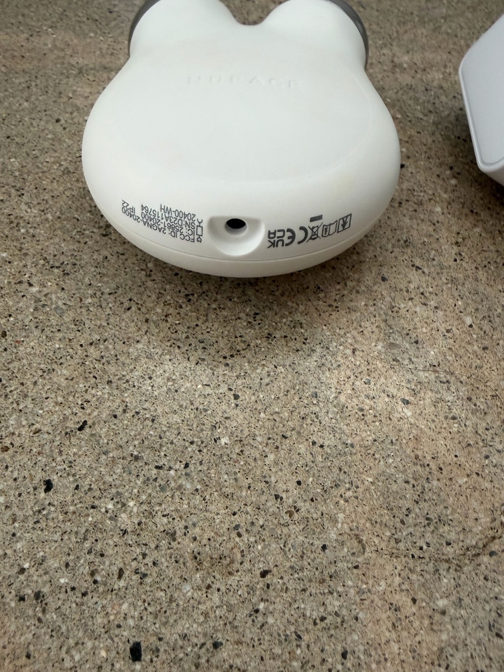 Nuface Mini+ Micro current Device in White - Picture 4 of 4